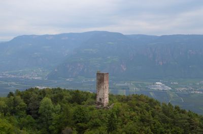 Een eenzame toren.
Keywords: Apiano Italië vakantie 2015 toren